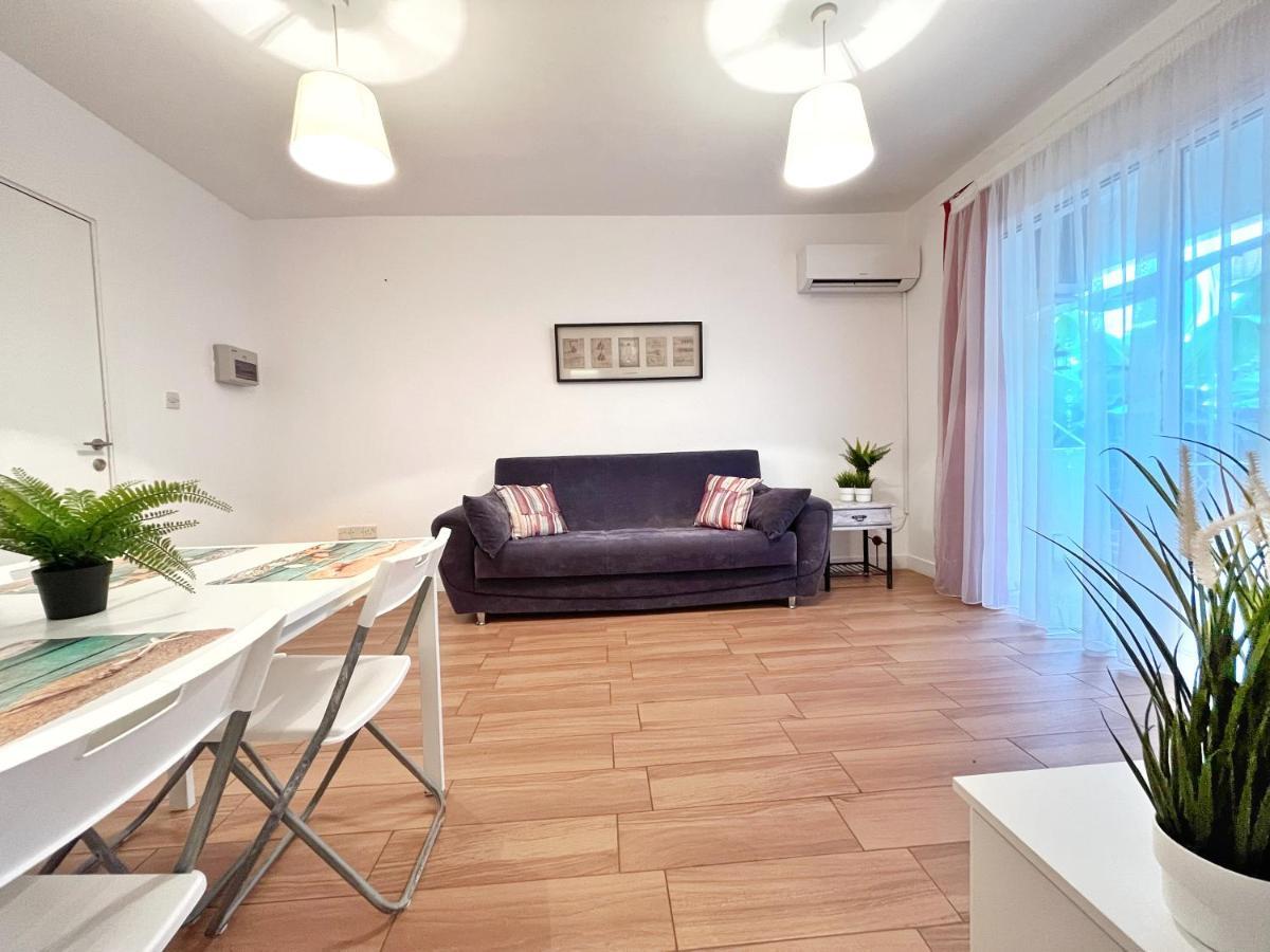 Central 2 Bedroom Apt Terrace And Pool Ajía Nápa Eksteriør bilde